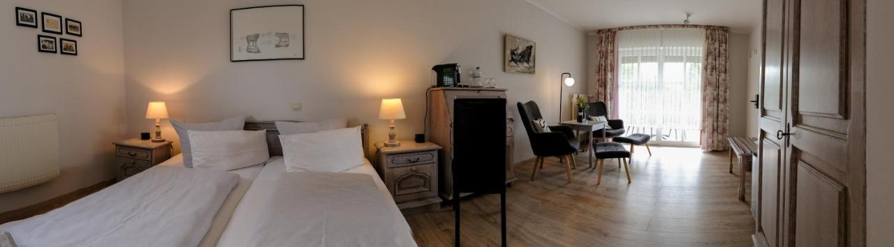 Landhotel Rosenhof Garni Am Plauer See Mit Ladesaeule Fuer E-Autos Quetzin Exterior photo